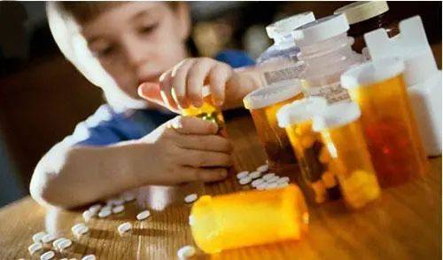 孩子误服了药物，家长应该怎么办？